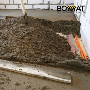 Zandcementvloer of chape compleet aangebracht inclusief materiaal, logistiek en professionele verwerking.